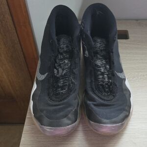 Nike Women's Black and Gray Athletic Shoes Used
